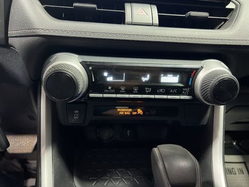 Used 2022 Toyota RAV4 LE image 24