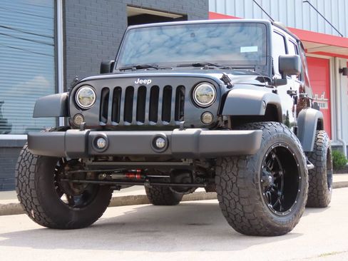Used 2014 Jeep Wrangler Unlimited Sport AWD/4WD image 7