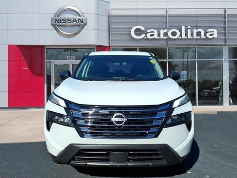 Used 2025 Nissan Rogue S image 2