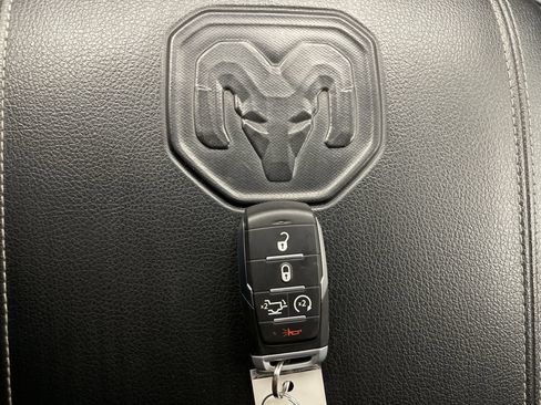 Used 2019 RAM 1500 Laramie AWD/4WD image 23