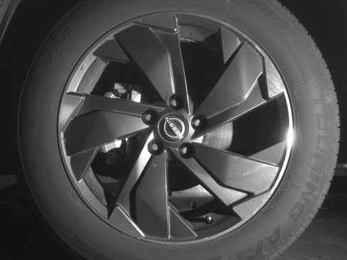 Used 2025 Nissan Rogue SV image 12