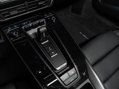 Certified 2025 Porsche 911 Carrera GTS image 25