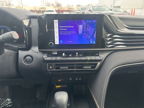 Used 2025 Toyota Camry LE image 18