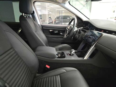 Certified 2025 Land Rover Discovery Sport S image 10