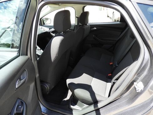 Used 2018 Ford Focus SE FWD image 20