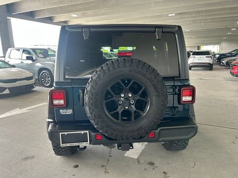 Used 2025 Jeep Wrangler Unlimited Sport AWD/4WD image 4
