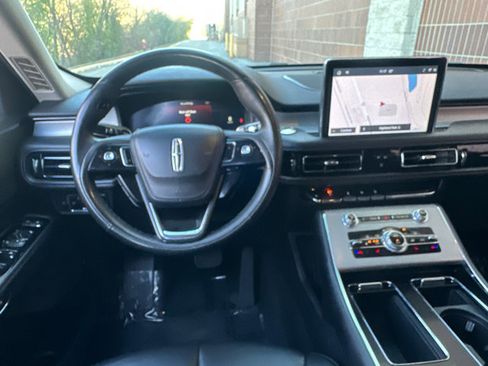 Used 2024 Lincoln Aviator AWD image 15