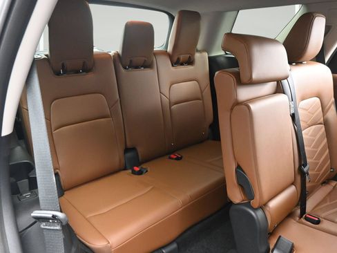 Certified 2025 Nissan Pathfinder Platinum w/ Cargo Package FWD image 14