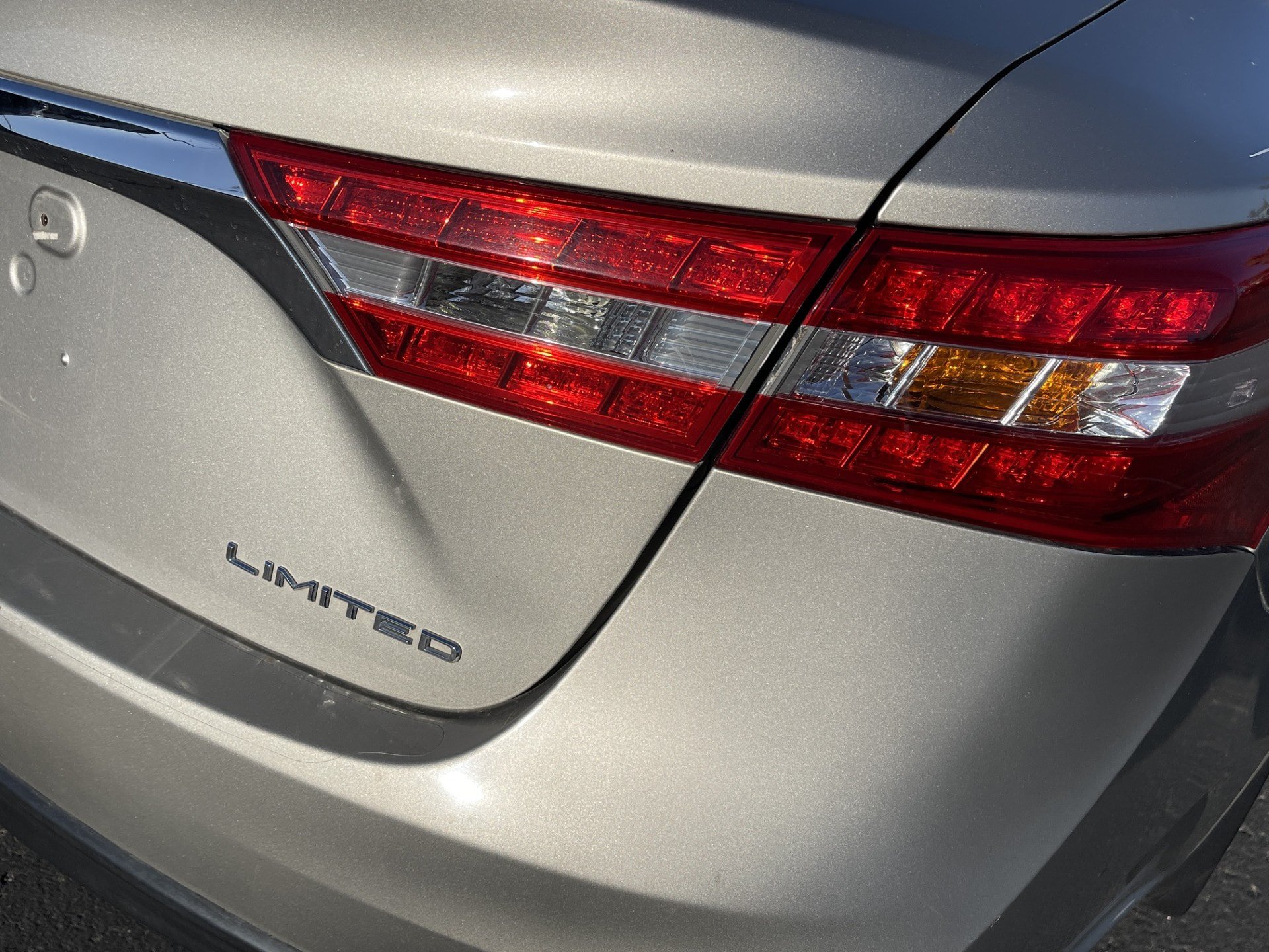 Used 2013 Toyota Avalon FWD image 12