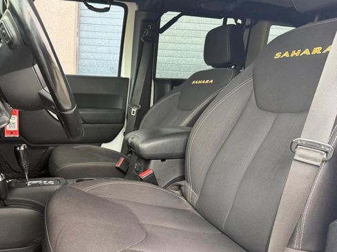 Used 2014 Jeep Wrangler Unlimited Sahara AWD/4WD image 23