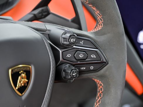 Used 2024 Lamborghini Revuelto AWD/4WD image 25