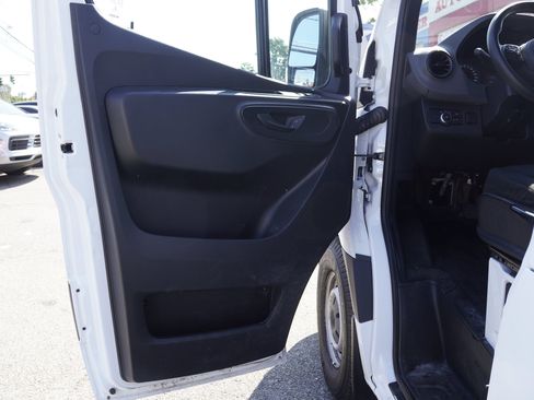 Used 2021 Mercedes-Benz Sprinter 2500 w/ Driver Convenience Package image 17