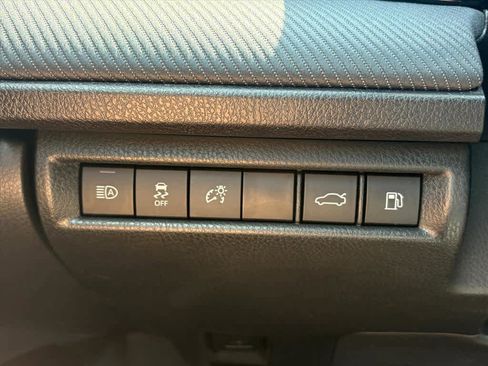 Used 2025 Toyota Camry SE image 19