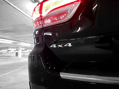 Used 2017 Jeep Grand Cherokee Limited w/ Trailer Tow Group IV image 11