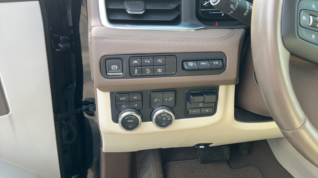 Certified 2024 GMC Yukon Denali w/ Max Trailering Package AWD/4WD image 33