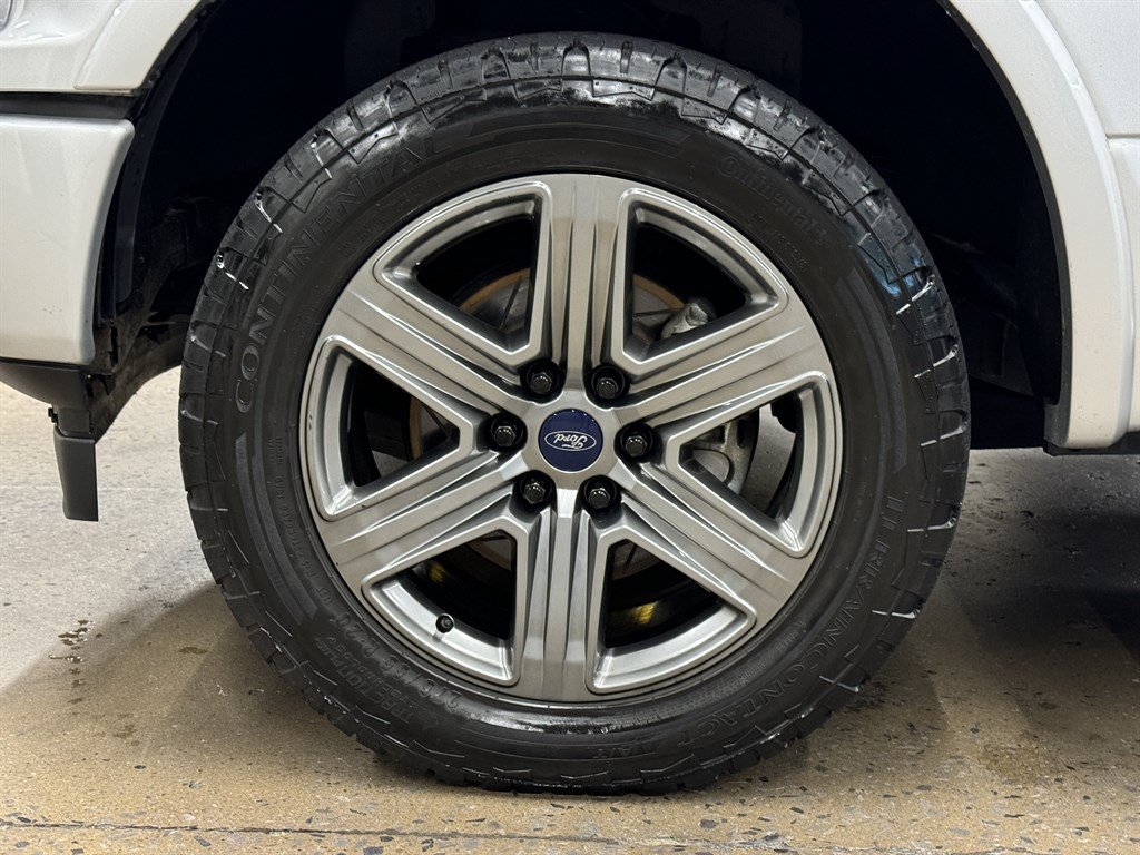 Used 2018 Ford F150 Lariat w/ Equipment Group 502A Luxury AWD/4WD image 5