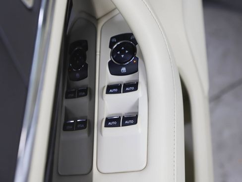 Used 2015 Lincoln MKS AWD w/ Equipment Group 101A image 17