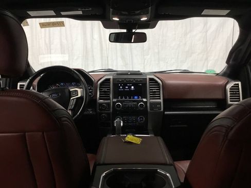 Used 2018 Ford F150 Platinum w/ Equipment Group 701A Luxury AWD/4WD image 33