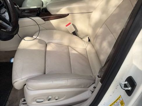 Used 2013 Cadillac XTS Premium FWD image 4