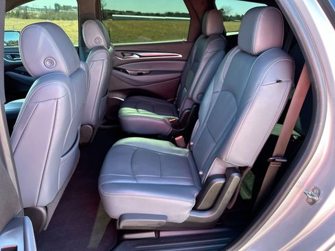 Used 2022 Buick Enclave Premium image 21
