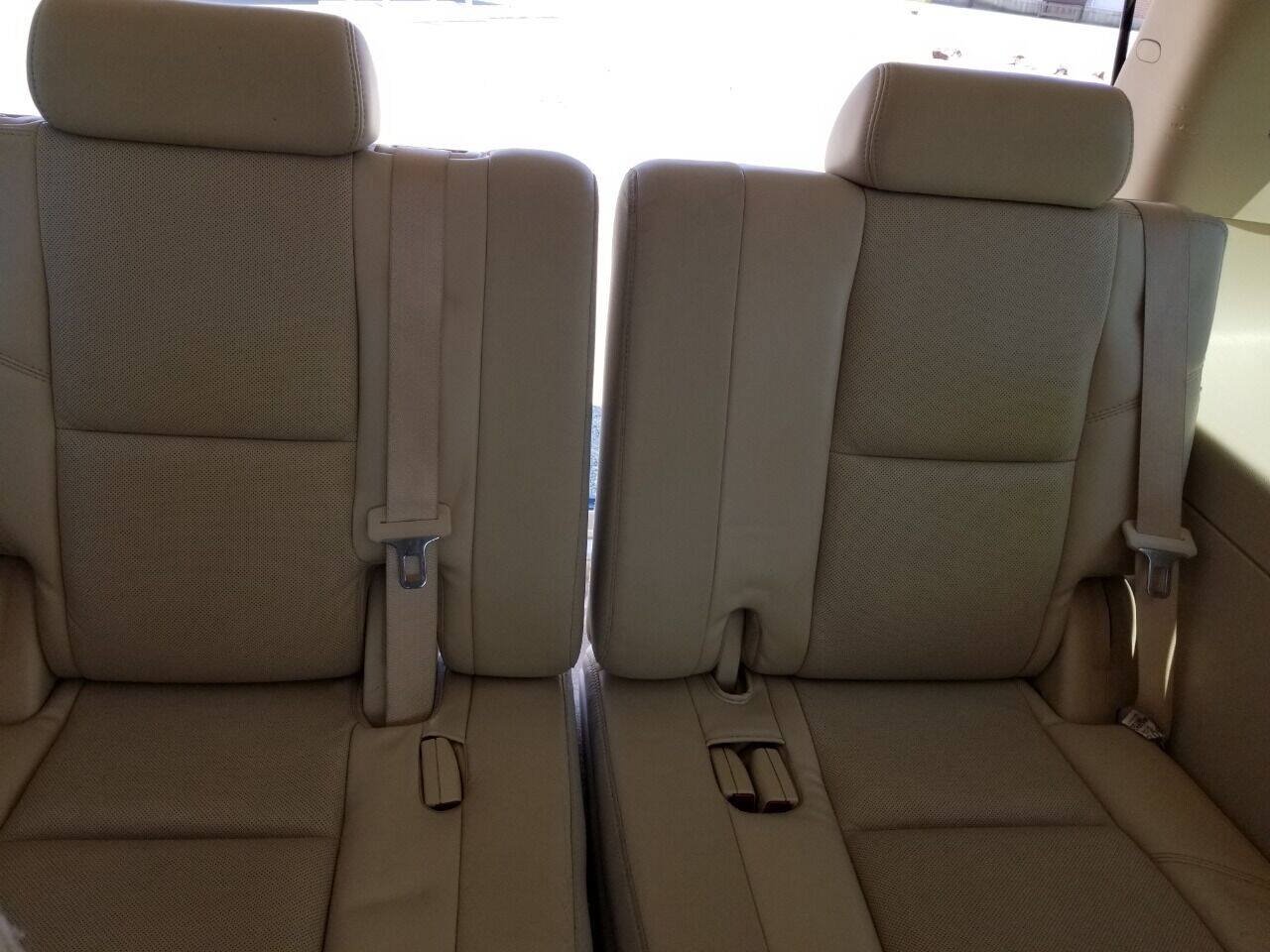 Used 2007 Cadillac Escalade AWD w/ Information Package image 8