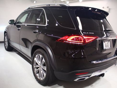 Used 2021 Mercedes-Benz GLE 350 4MATIC w/ Premium Package image 14