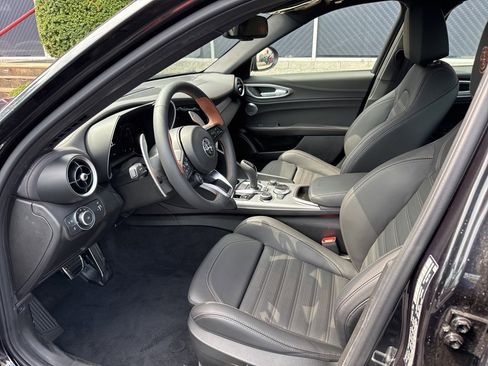 New 2025 Alfa Romeo Giulia Intensa w/ Driving Assist Package image 11