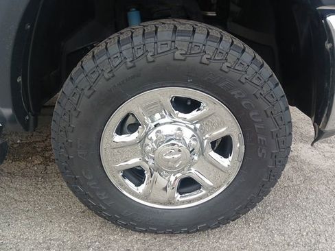 Used 2018 RAM 2500 Tradesman w/ Chrome Appearance Group image 43