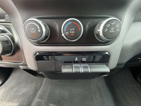 Used 2022 RAM 1500 Big Horn AWD/4WD image 23