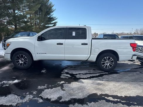 Used 2024 Nissan Titan SV w/ Accessory Utility Package image 6