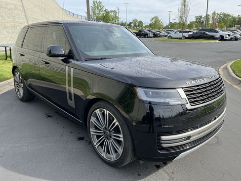 Used 2024 Land Rover Range Rover Long Wheelbase SE image 9