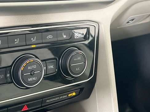 Used 2023 Volkswagen Atlas SE image 19