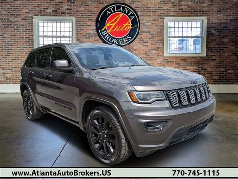 Used 2020 Jeep Grand Cherokee Altitude RWD image 1
