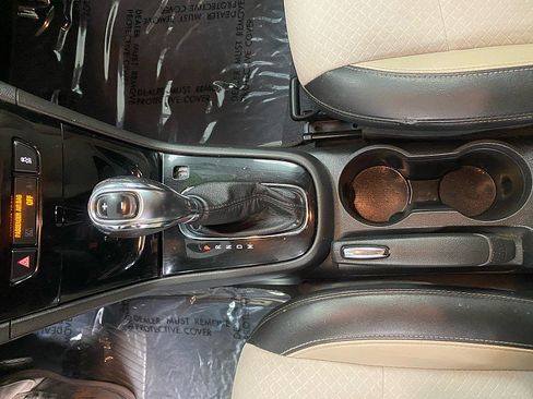 Used 2020 Buick Encore Preferred image 27