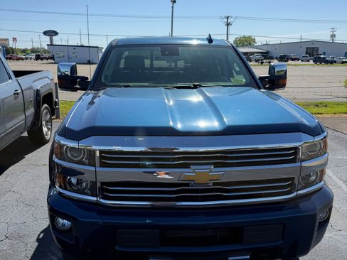 Used 2016 Chevrolet Silverado 2500 High Country w/ Duramax Plus Package AWD/4WD image 2