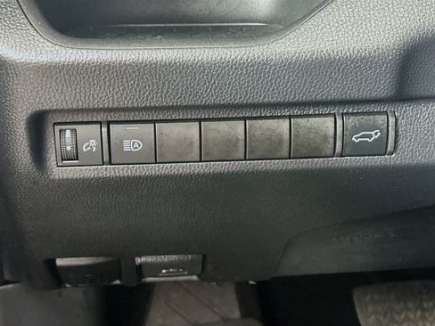 Used 2023 Toyota RAV4 XLE Premium image 17