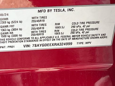 Used 2024 Tesla Model Y Long Range AWD/4WD image 31
