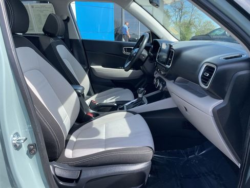 Used 2025 Hyundai Venue SEL image 26