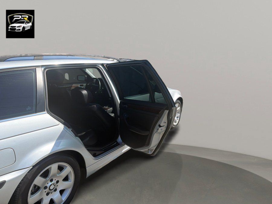 Used 2004 BMW 325i Wagon RWD image 16