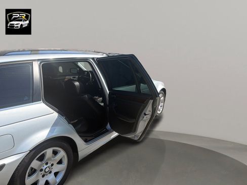 Used 2004 BMW 325i Wagon RWD image 16