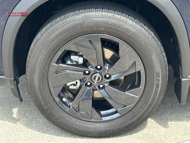 Certified 2026 Nissan Rogue SV FWD image 4