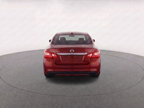 Used 2017 Nissan Altima 2.5 SV w/ Convenience Package FWD image 6