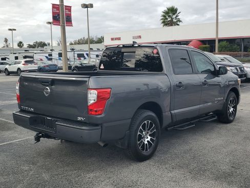 Certified 2022 Nissan Titan SV w/ SV Convenience Package image 4