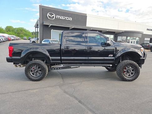 Used 2019 Ford F250 Lariat w/ Lariat Ultimate Package AWD/4WD image 6