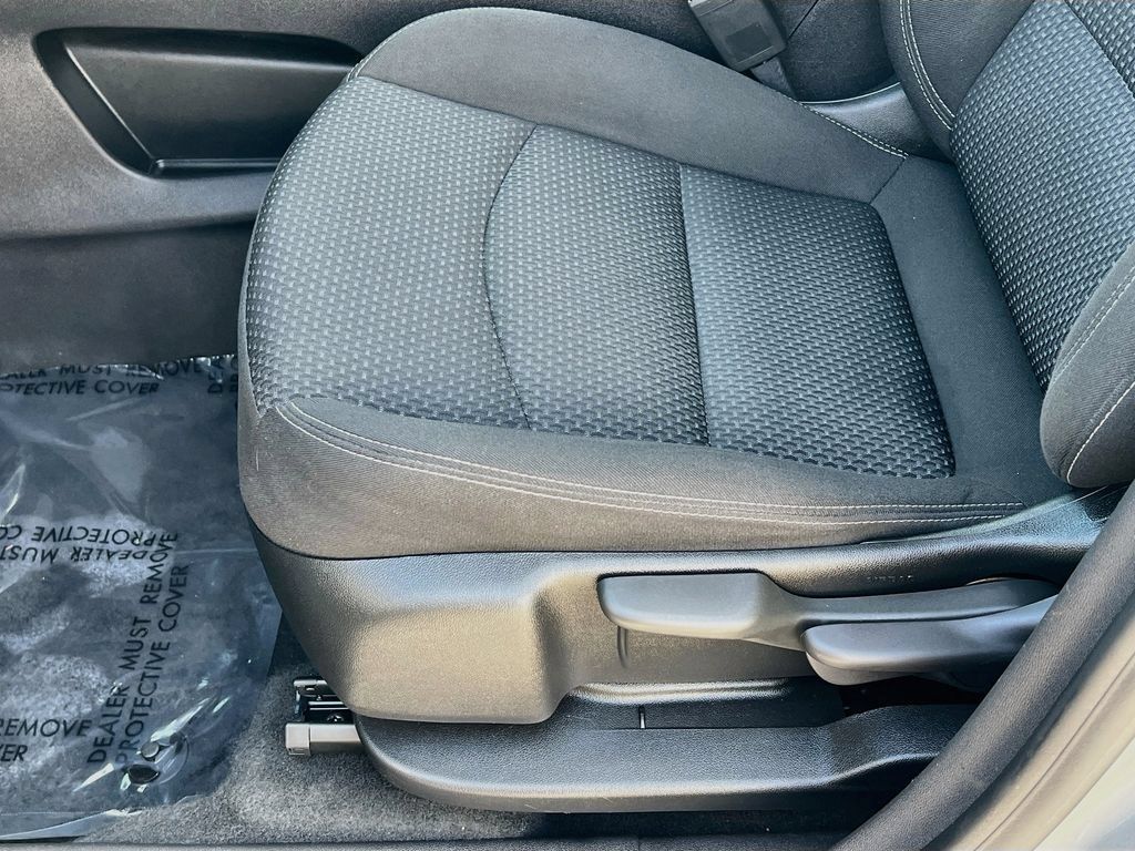 Used 2024 GMC Terrain SLE AWD/4WD image 18