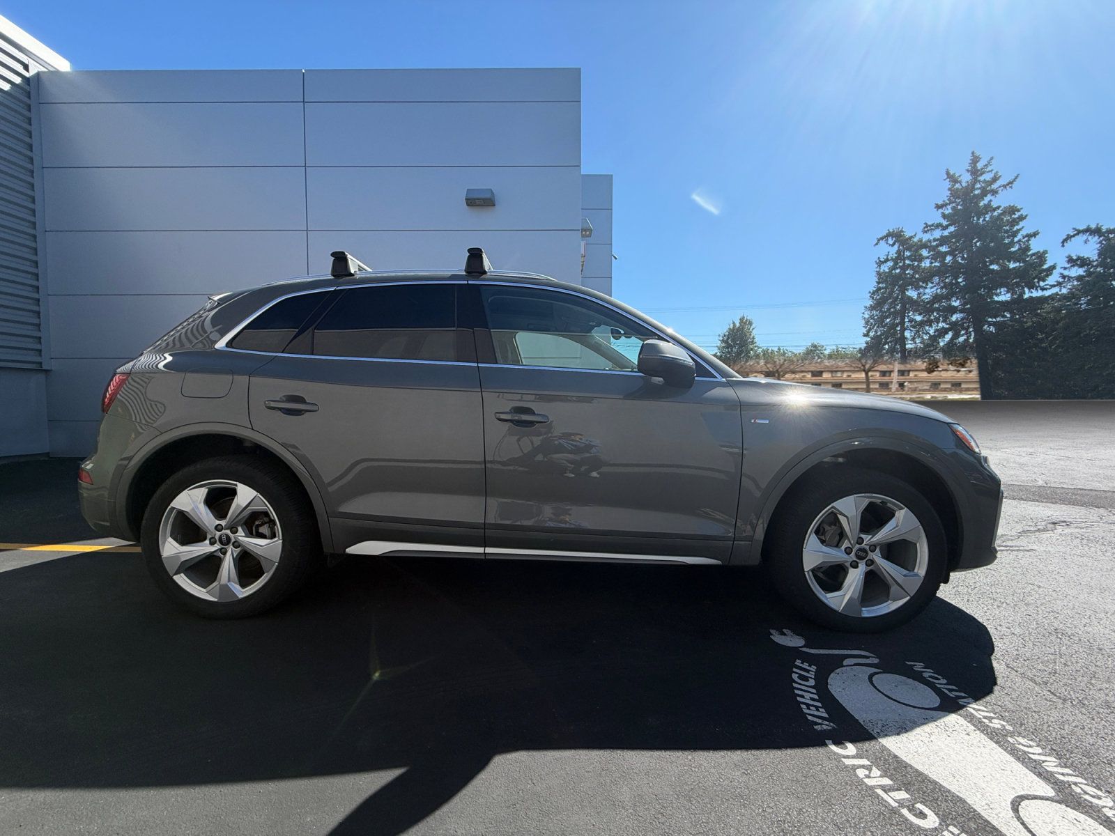 Used 2025 Audi Q5 2.0T Premium Plus w/ Premium Plus Package AWD/4WD image 9