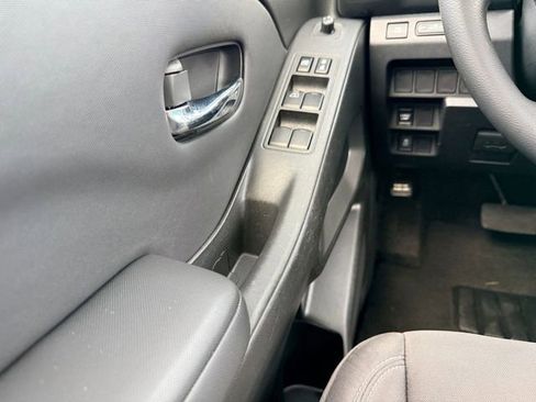 Used 2022 Nissan Frontier SV RWD image 27
