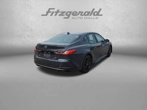Used 2025 Toyota Camry SE FWD image 8