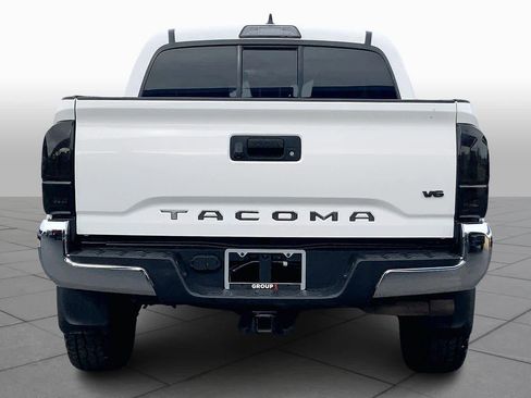 Used 2017 Toyota Tacoma SR5 w/ Tow Package image 5