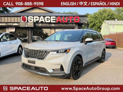 Used 2023 Kia Carnival SX Prestige FWD image 1